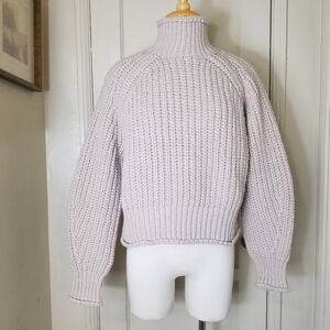 H & M cream cropped turtleneck wool blend cable knit long sleeve sweater M